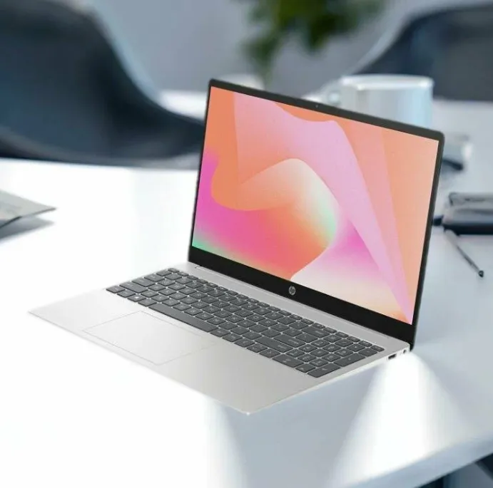 Noutbuk HP Laptop 15-FD0602TU / i7-1255U / 8 GB / SSD 512 GB / 15.6", Cool Silver